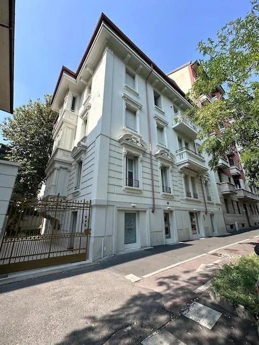 Cityhomelife Milan 0*,  Italy