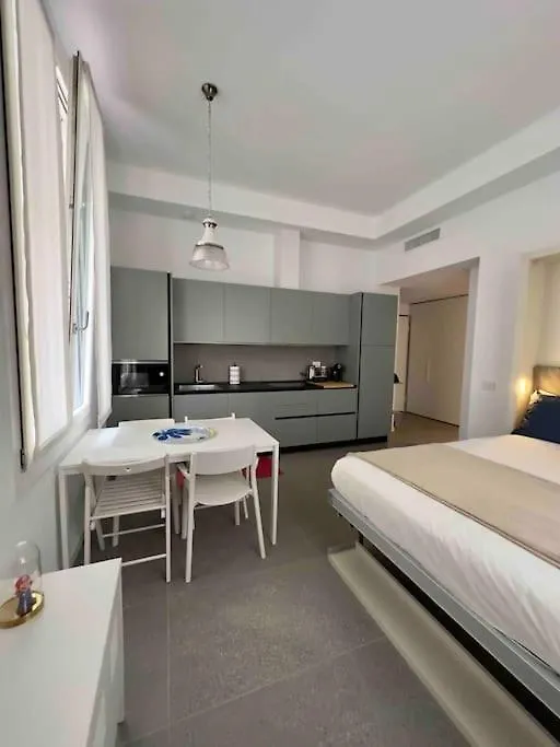 Apartment Cityhomelife Milan Italy